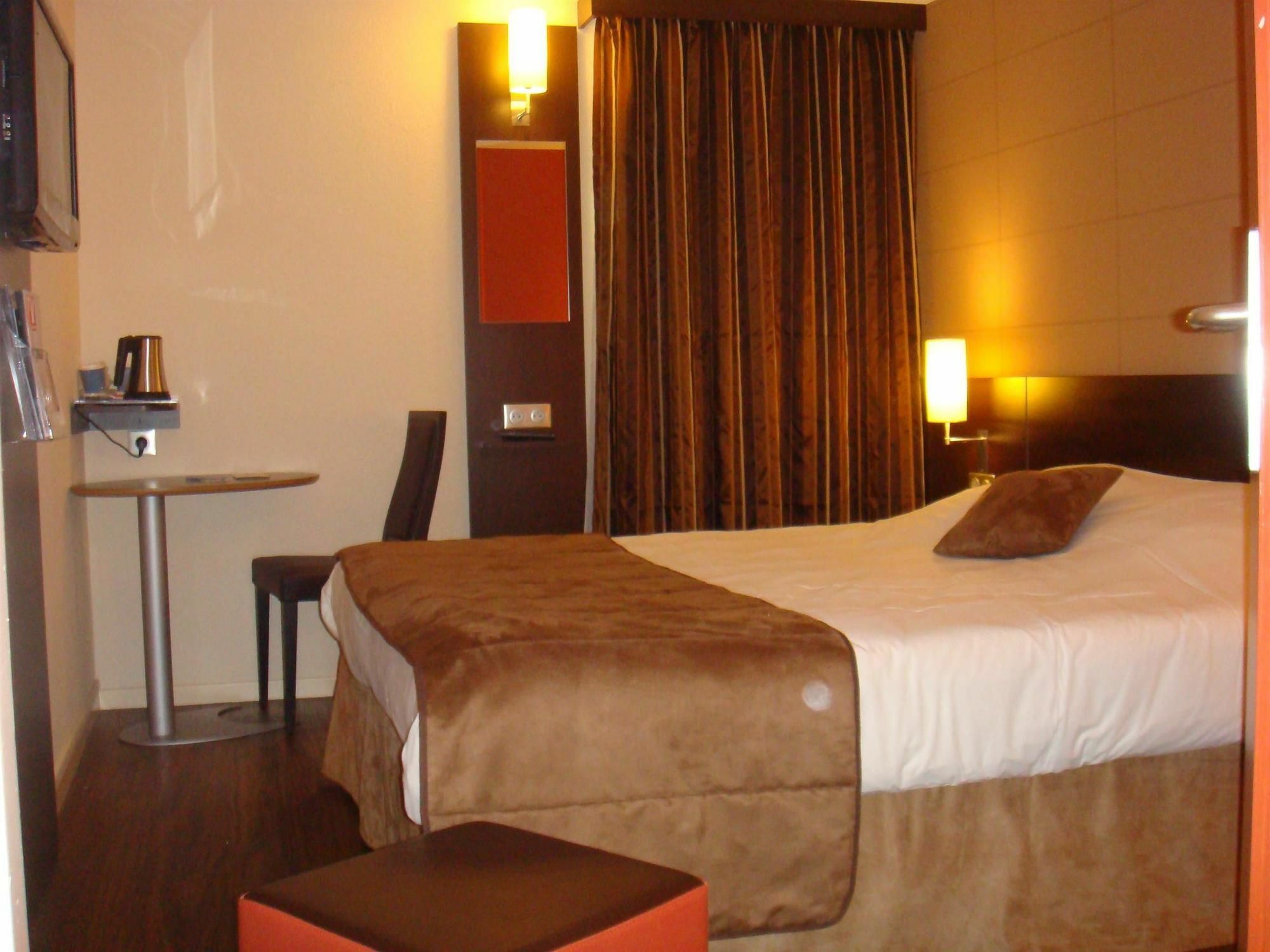Hotel Inn Design Poitiers Sud Cameră foto