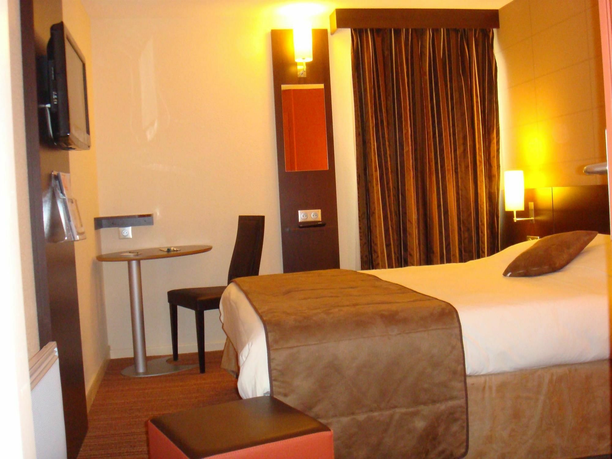 Hotel Inn Design Poitiers Sud Cameră foto